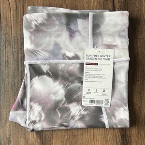 Athleta Run Free Winter Garden 7/8 Tight NWT